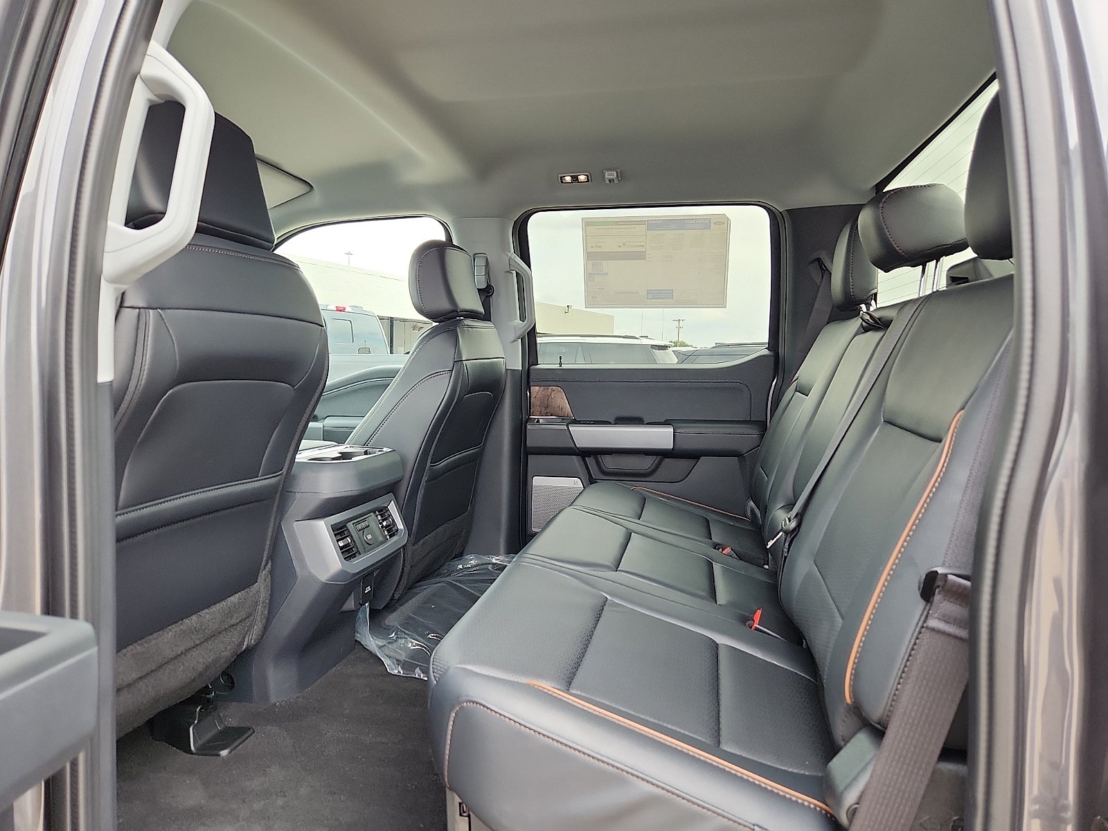 2026 Ford Super Duty F-350 DRW LARIAT