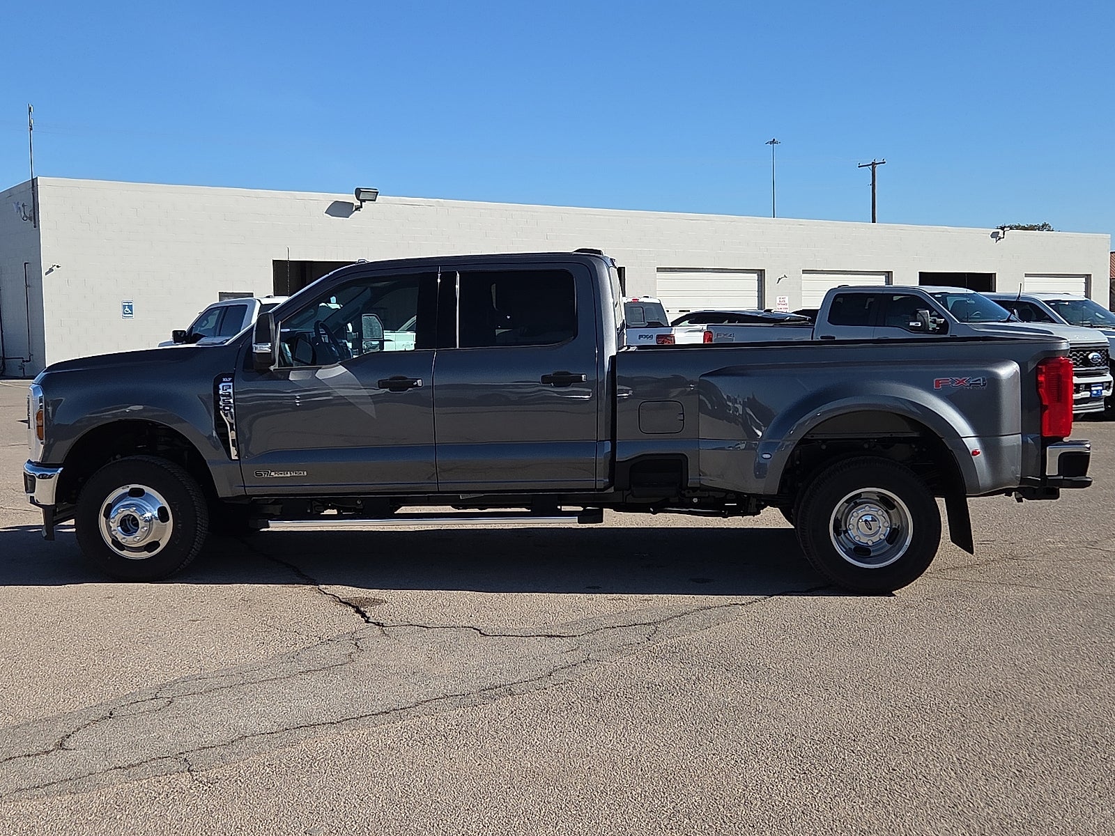 2026 Ford Super Duty F-350 DRW XLT