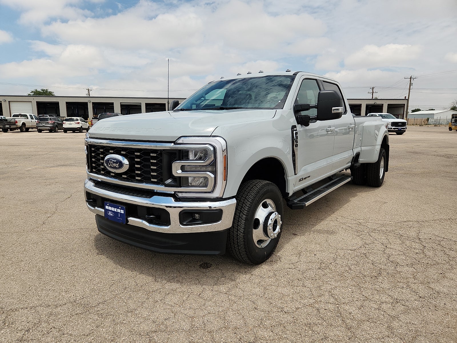 2026 Ford Super Duty F-350 DRW XLT