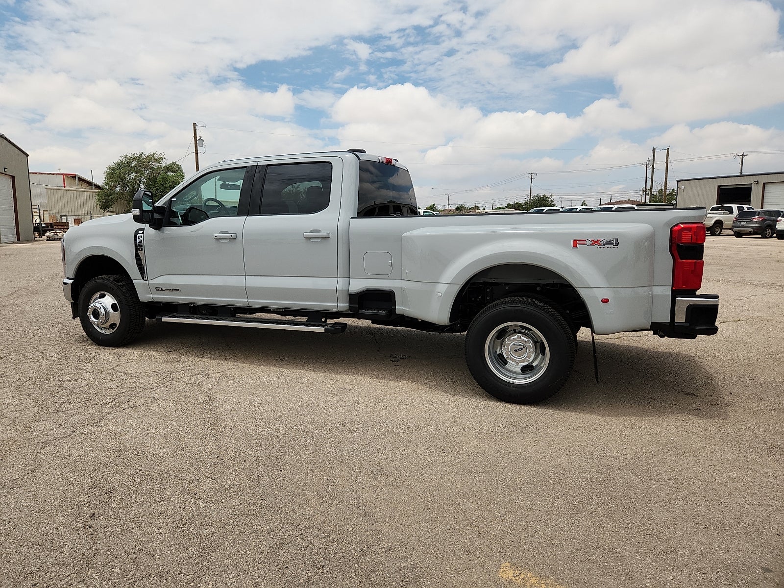 2026 Ford Super Duty F-350 DRW XLT