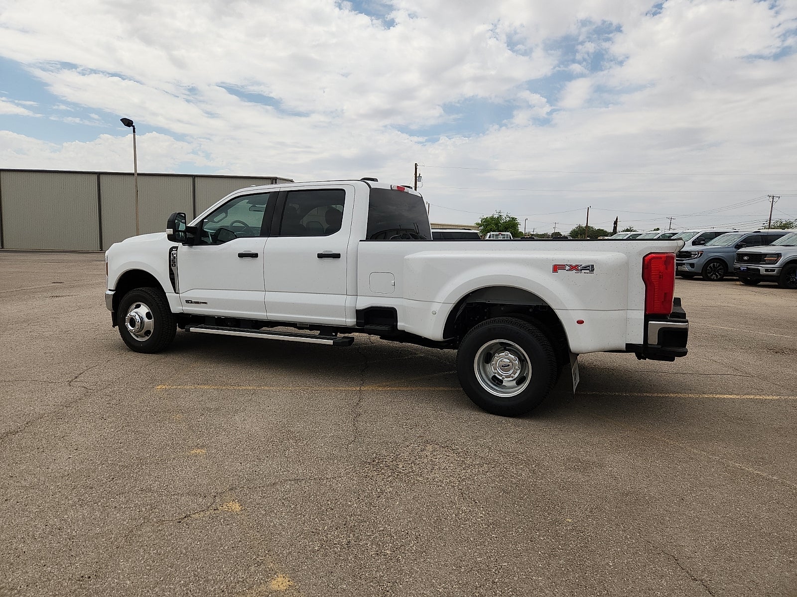 2026 Ford Super Duty F-350 DRW XLT