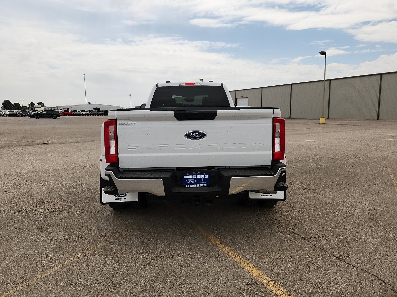 2026 Ford Super Duty F-350 DRW XLT