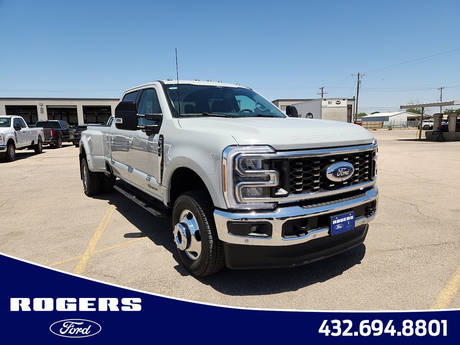 2026 Ford Super Duty F-350 DRW LARIAT