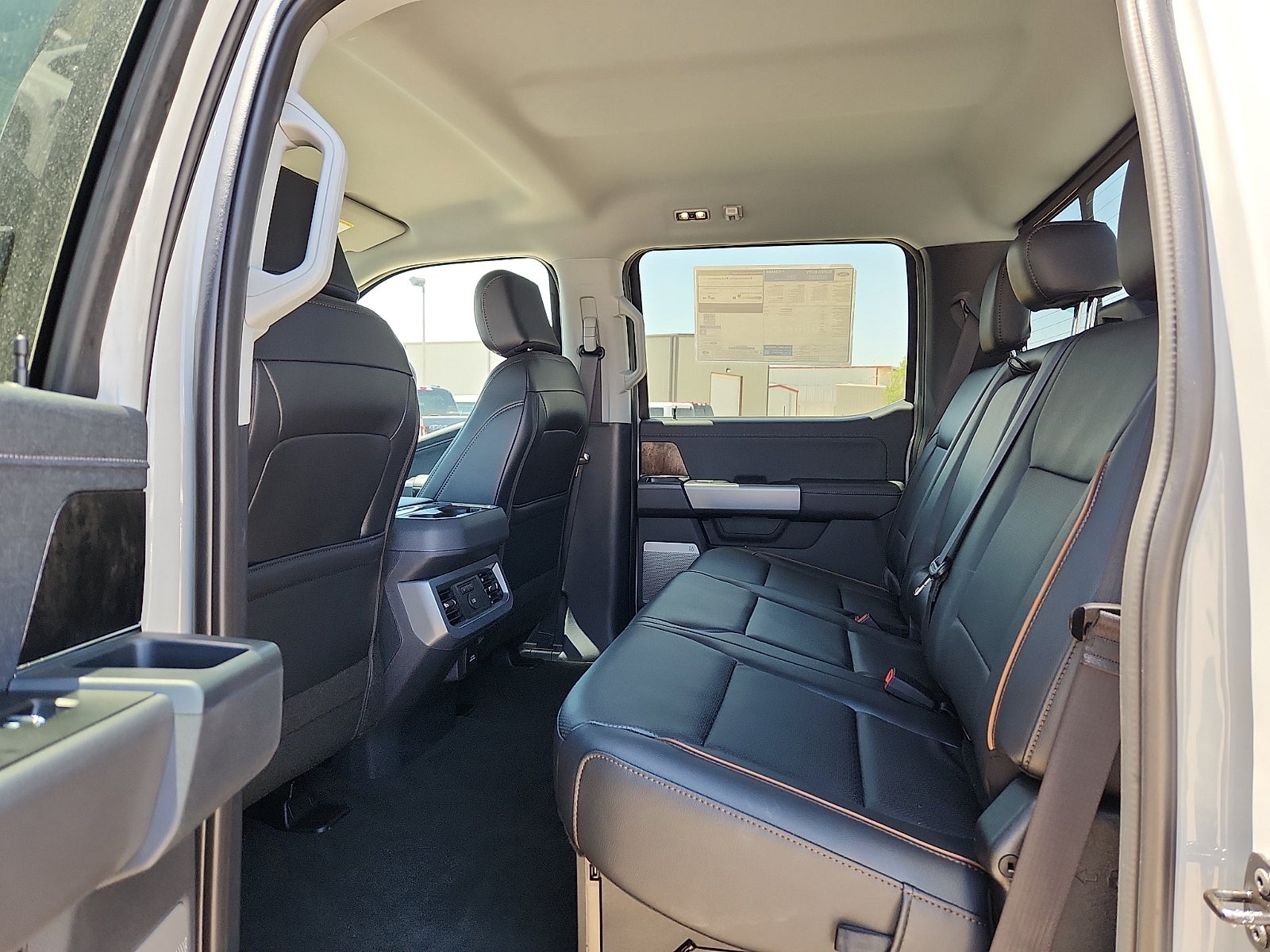 2026 Ford Super Duty F-350 DRW LARIAT