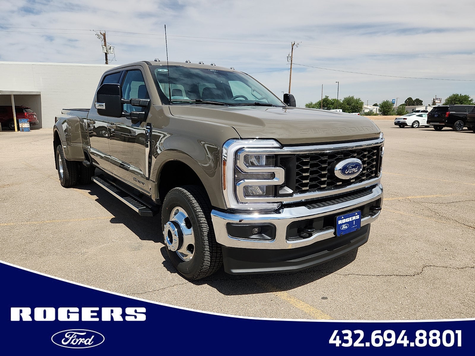 2026 Ford Super Duty F-350 DRW LARIAT