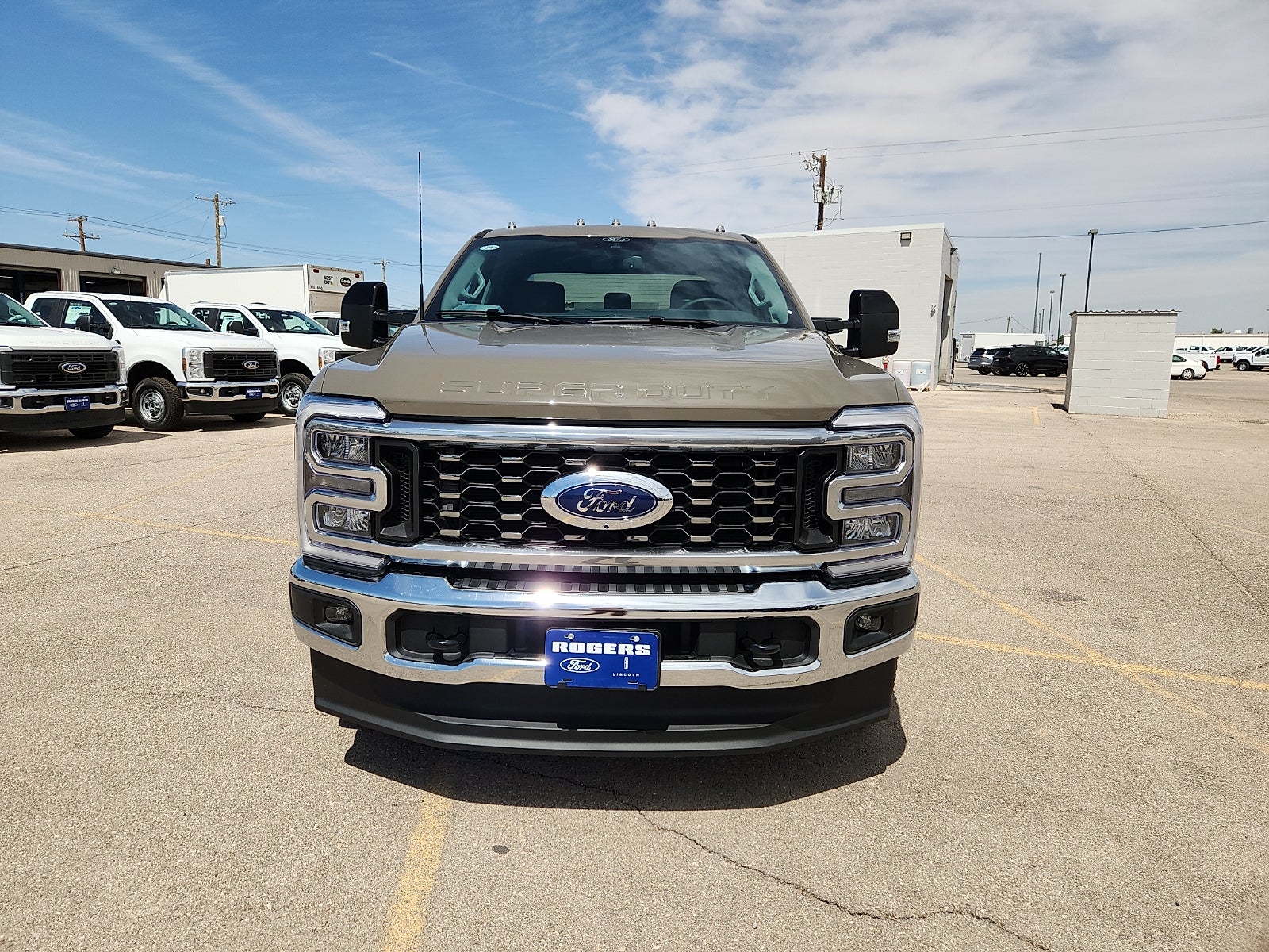 2026 Ford Super Duty F-350 DRW LARIAT