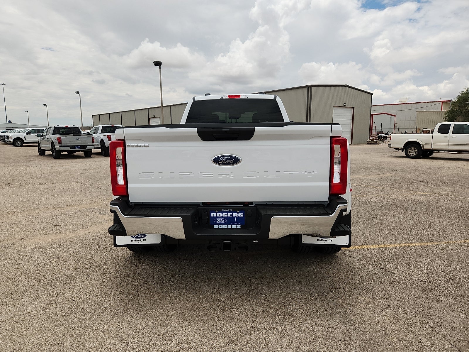 2026 Ford Super Duty F-350 DRW XLT