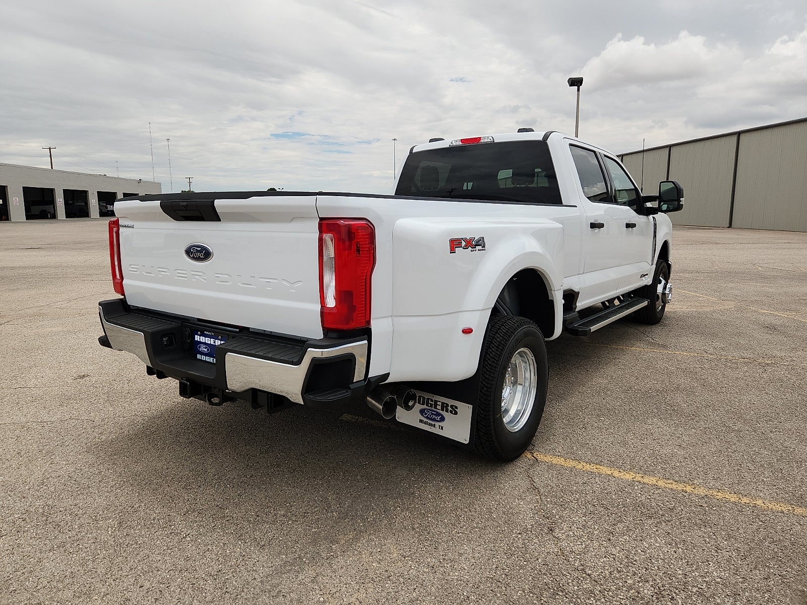 2026 Ford Super Duty F-350 DRW XLT