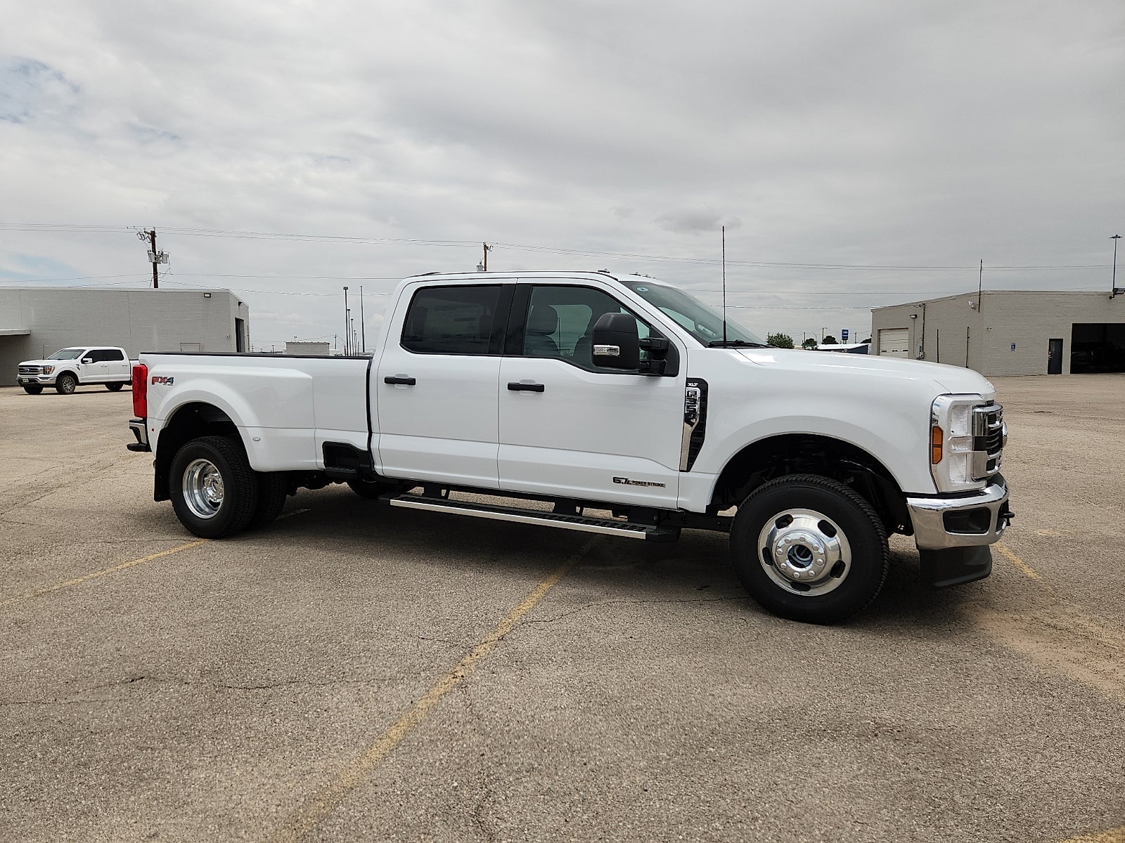 2026 Ford Super Duty F-350 DRW XLT
