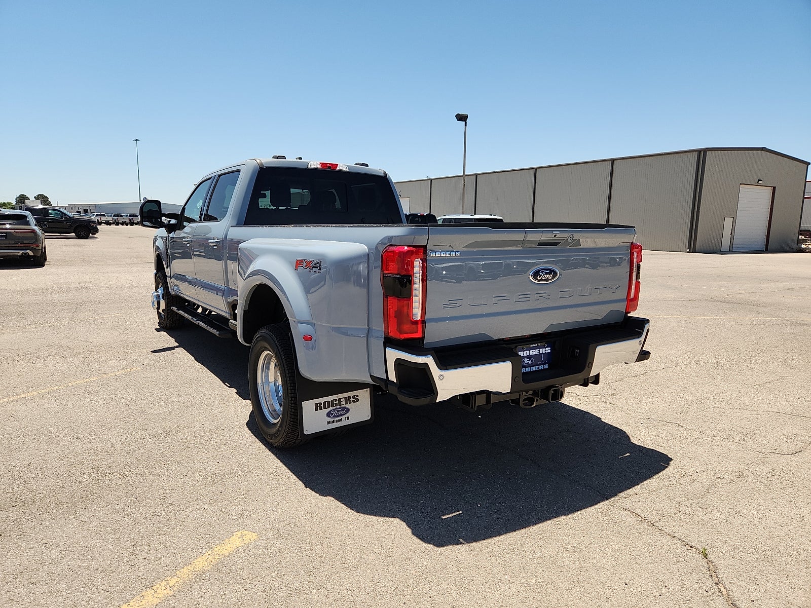 2026 Ford Super Duty F-350 DRW LARIAT