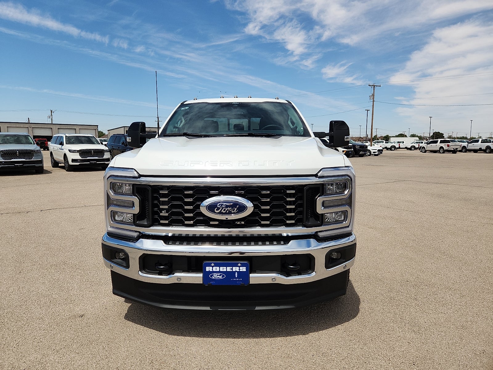 2026 Ford Super Duty F-350 DRW LARIAT
