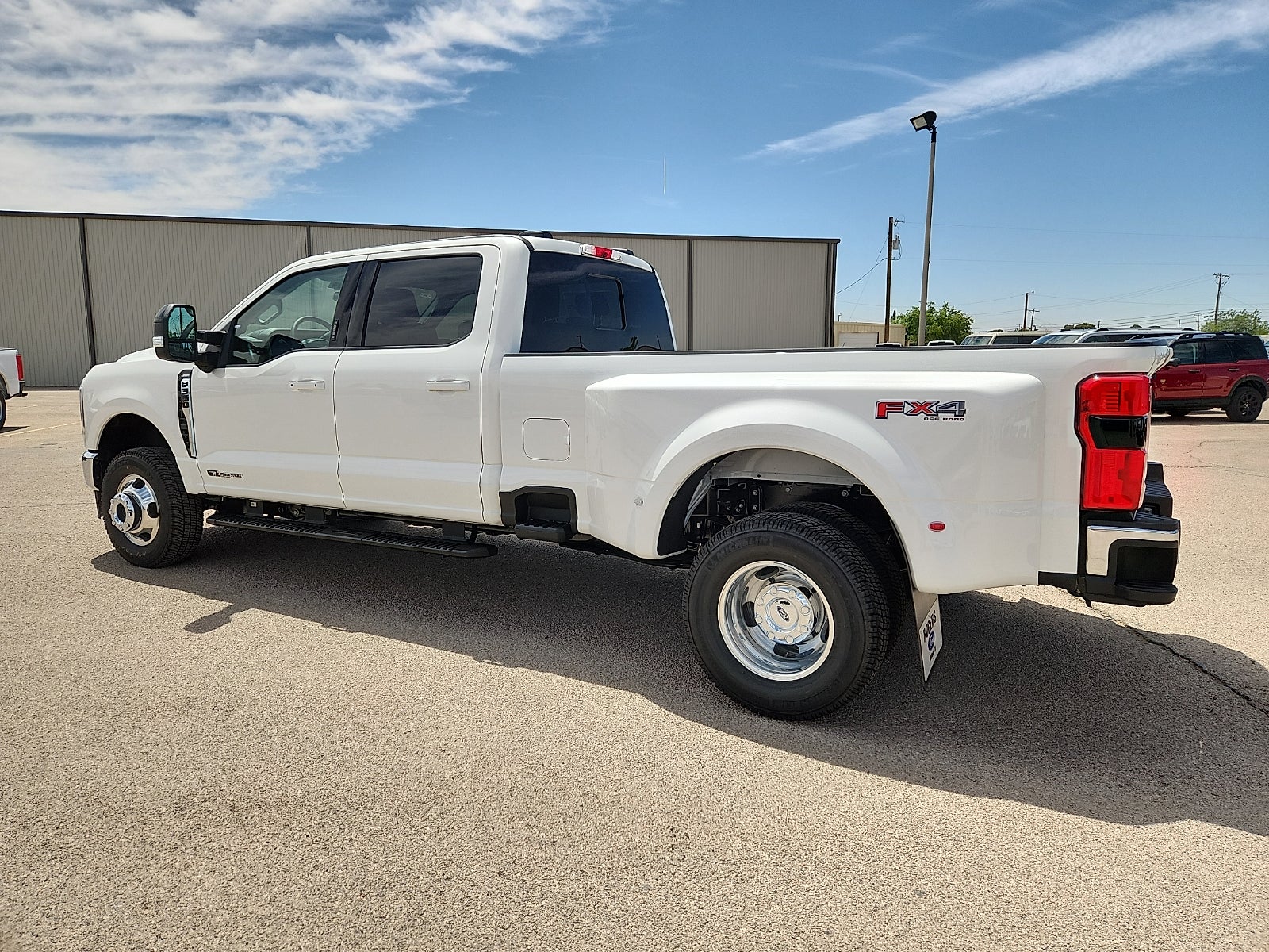 2026 Ford Super Duty F-350 DRW LARIAT