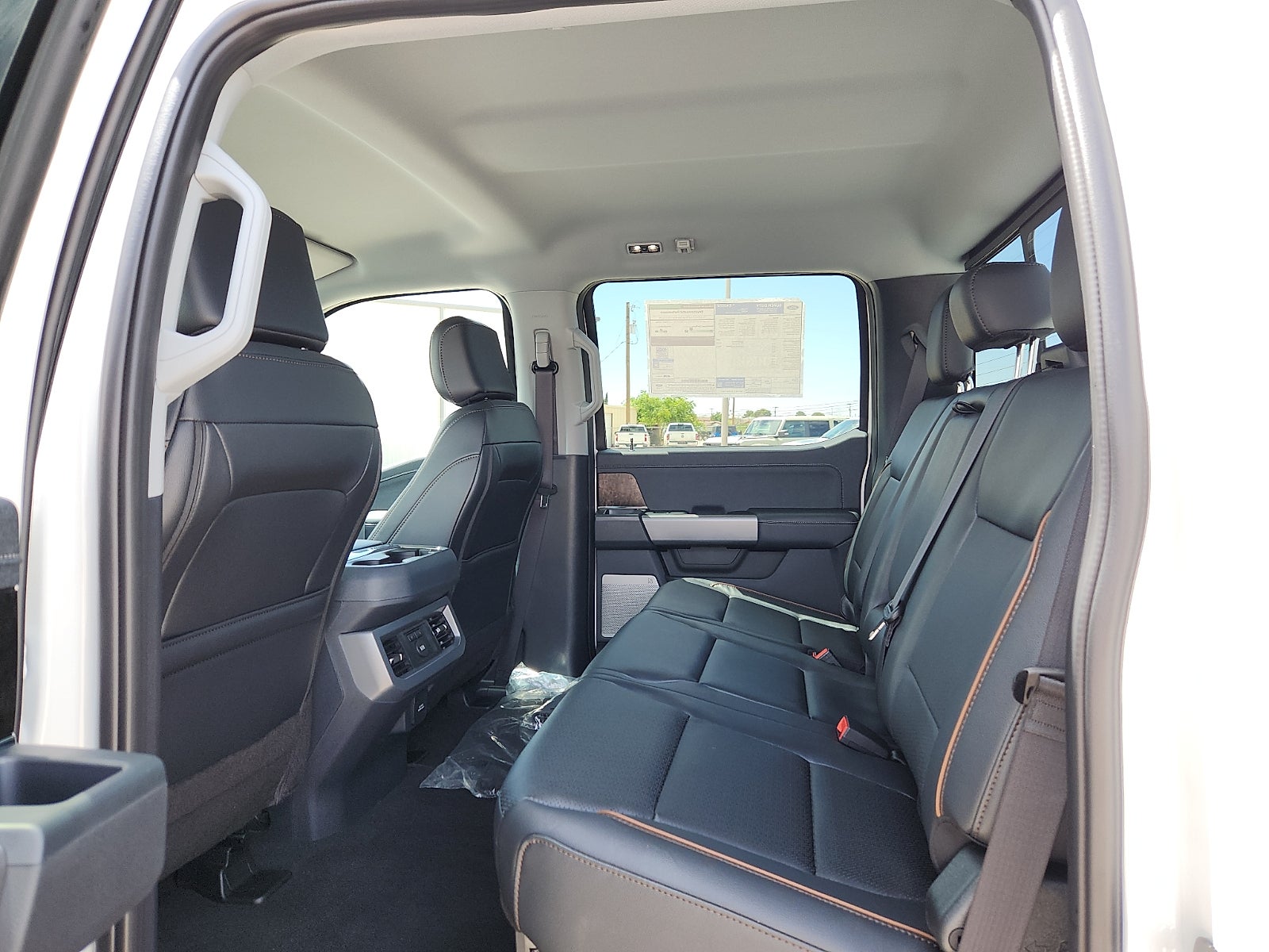 2026 Ford Super Duty F-350 DRW LARIAT