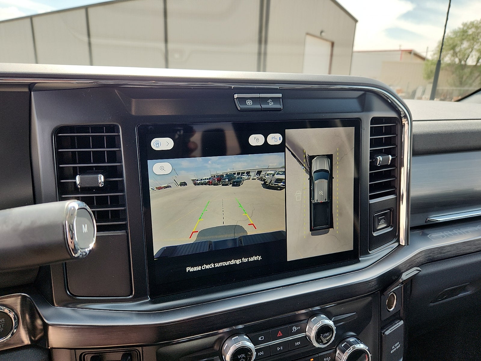 2026 Ford Super Duty F-350 DRW LARIAT