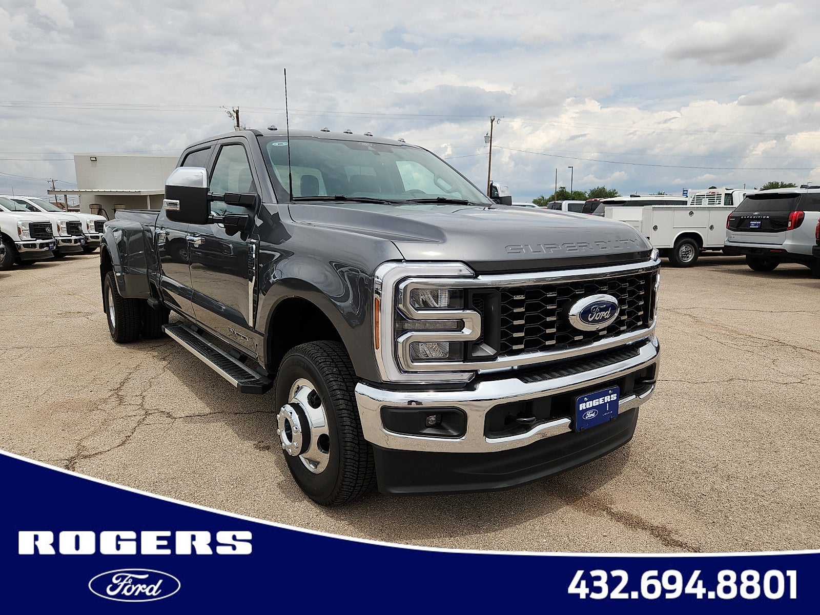 2026 Ford Super Duty F-350 DRW LARIAT
