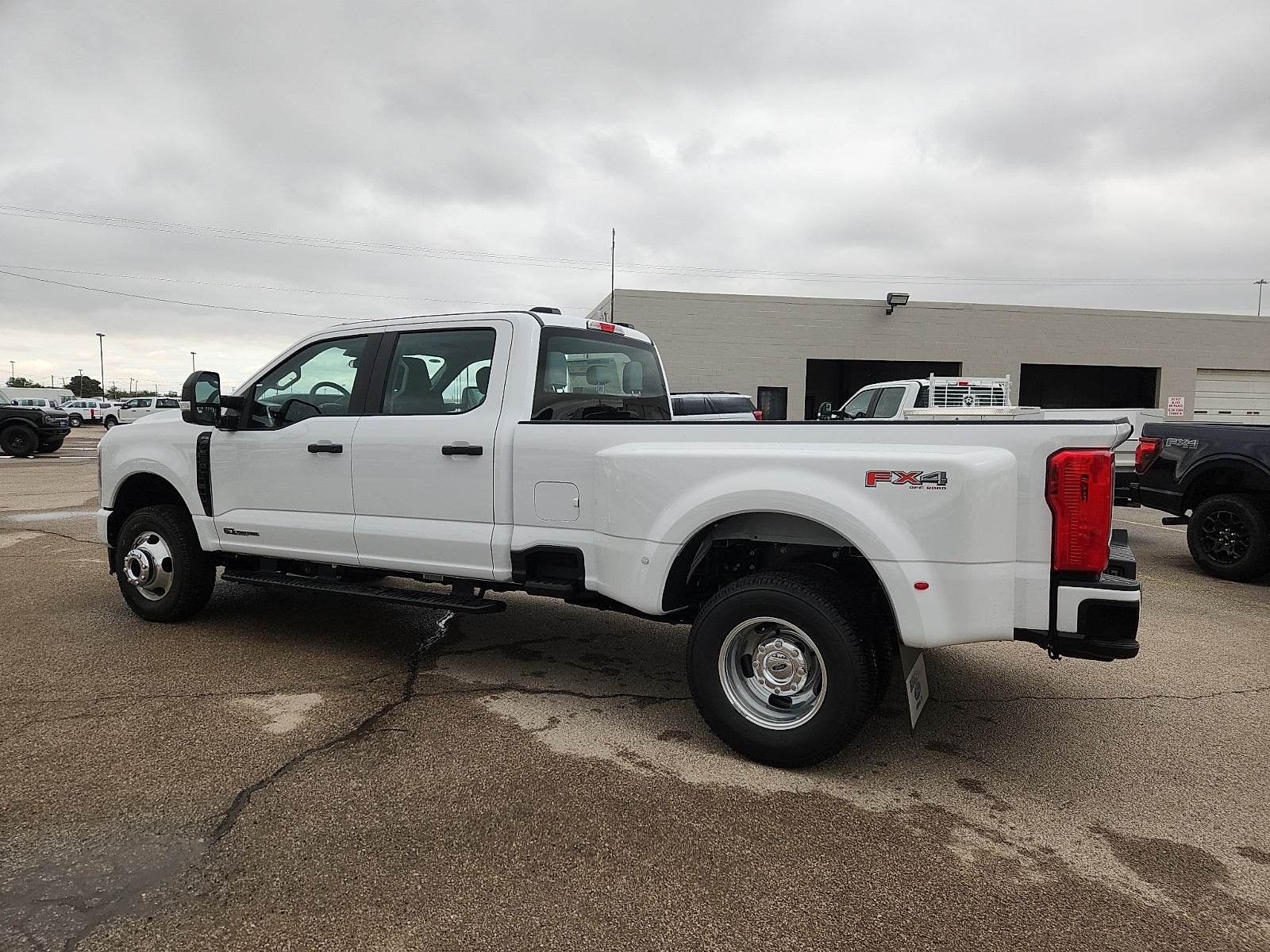 2026 Ford Super Duty F-350 DRW XL