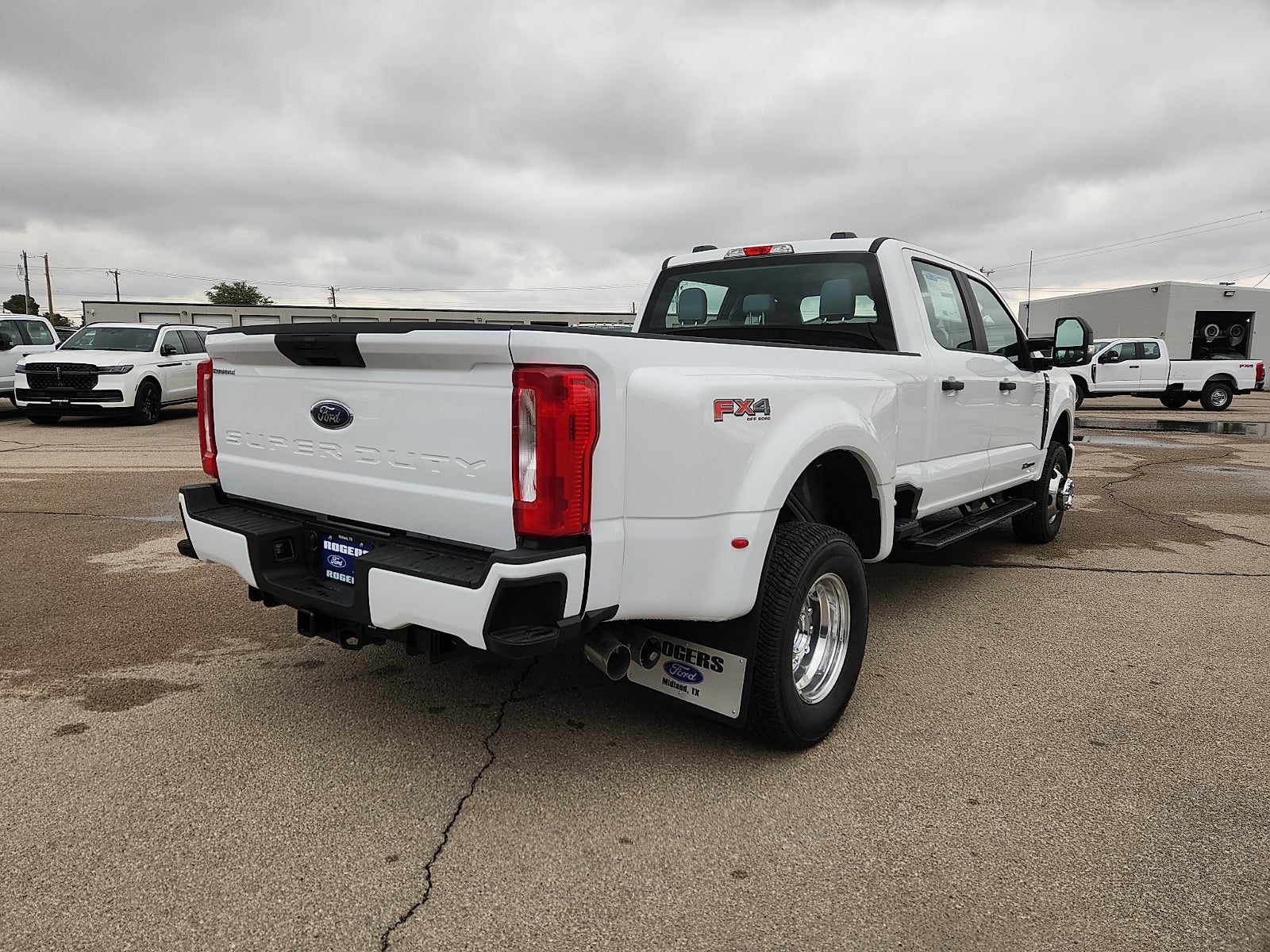 2026 Ford Super Duty F-350 DRW XL