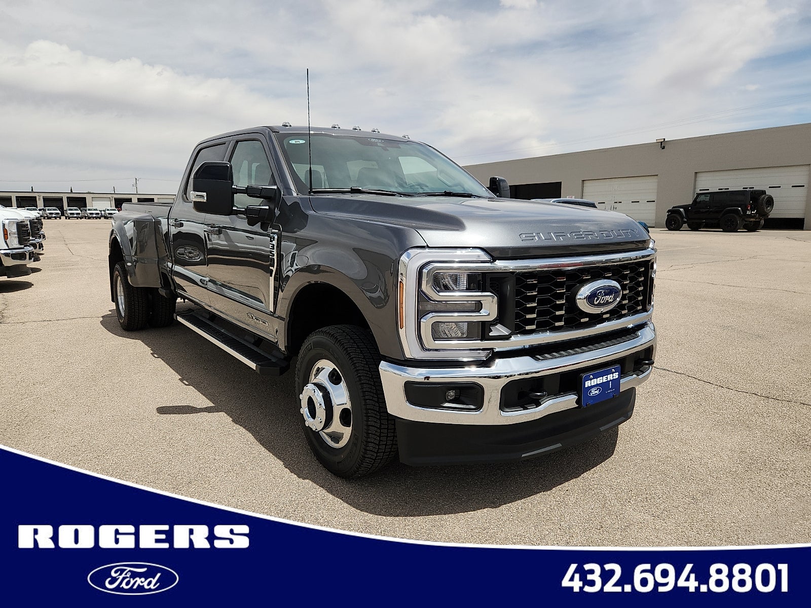 2026 Ford Super Duty F-350 DRW LARIAT