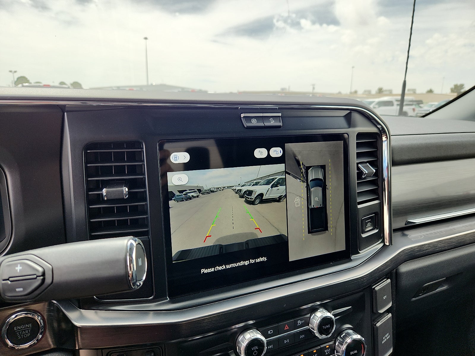 2026 Ford Super Duty F-350 DRW LARIAT