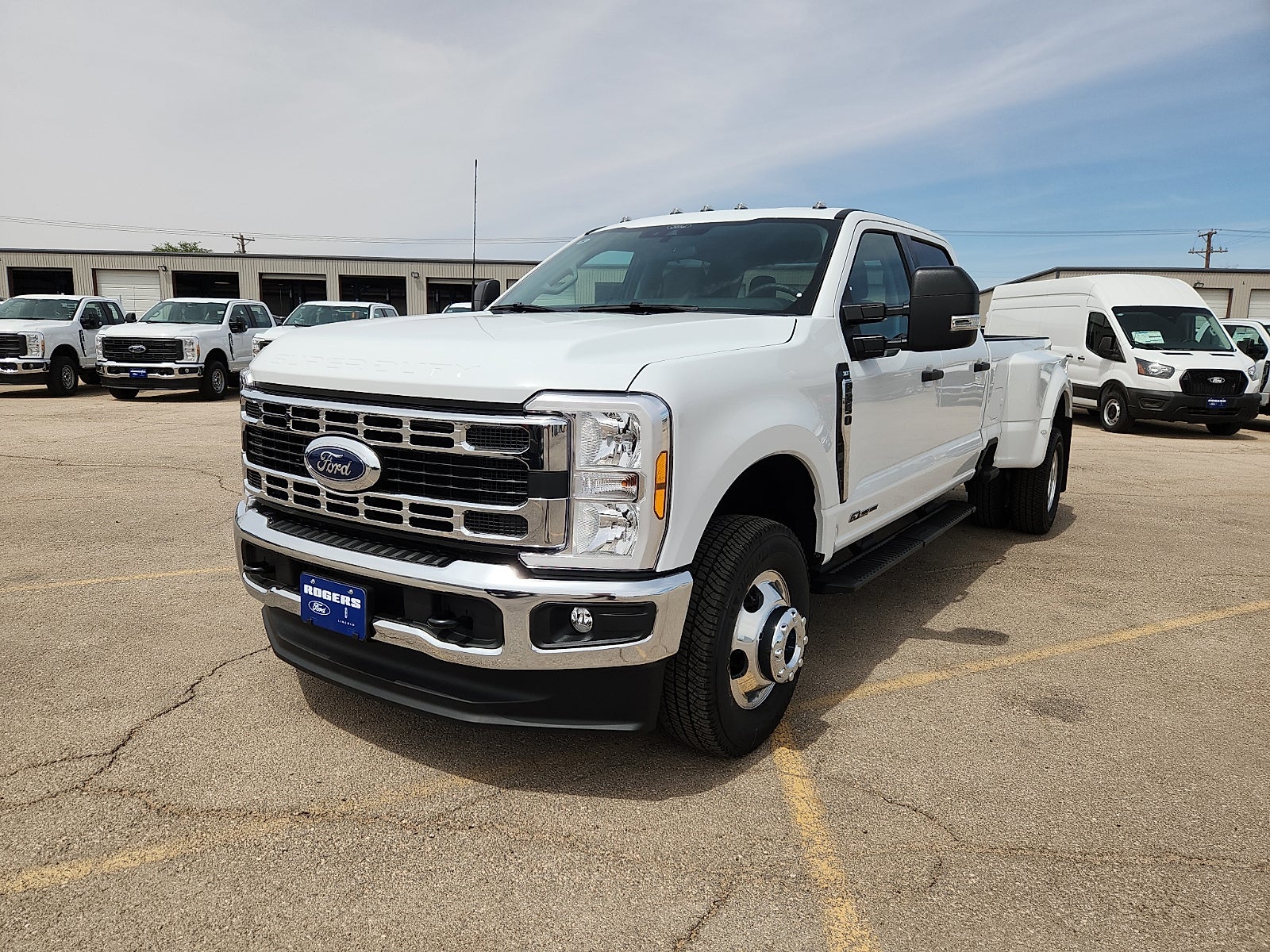 2026 Ford Super Duty F-350 DRW XLT