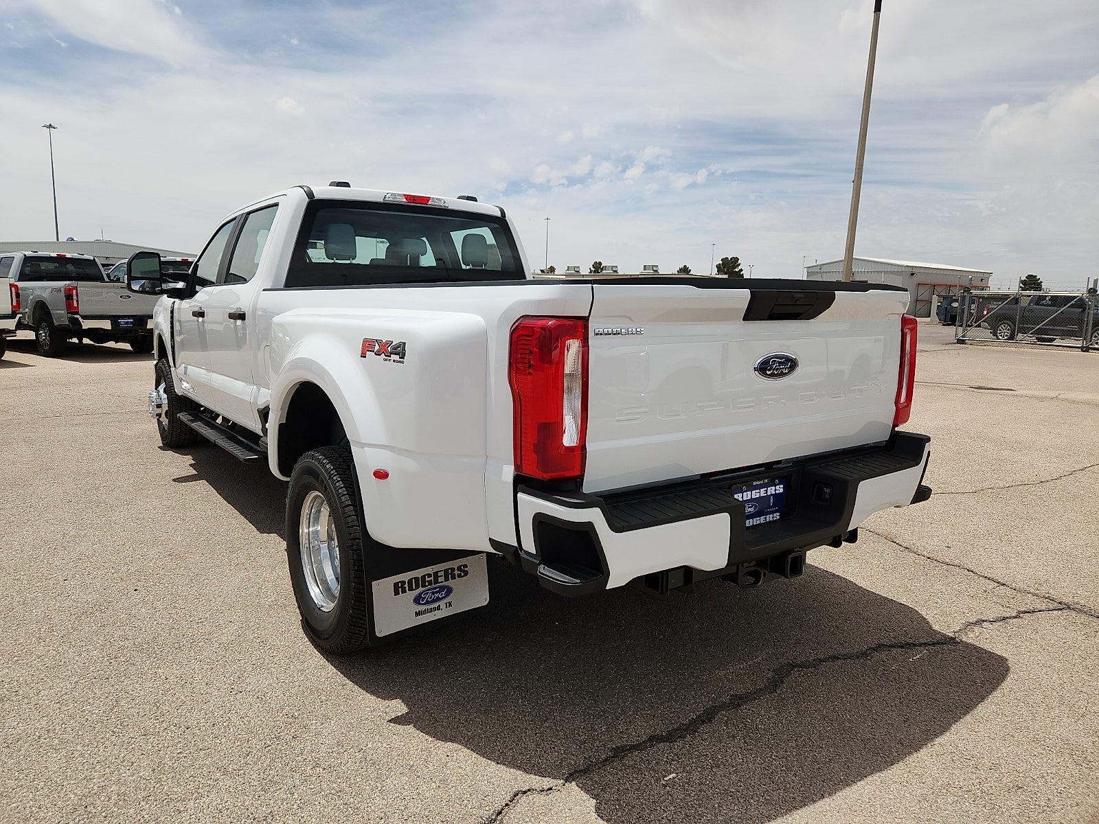 2026 Ford Super Duty F-350 DRW XL