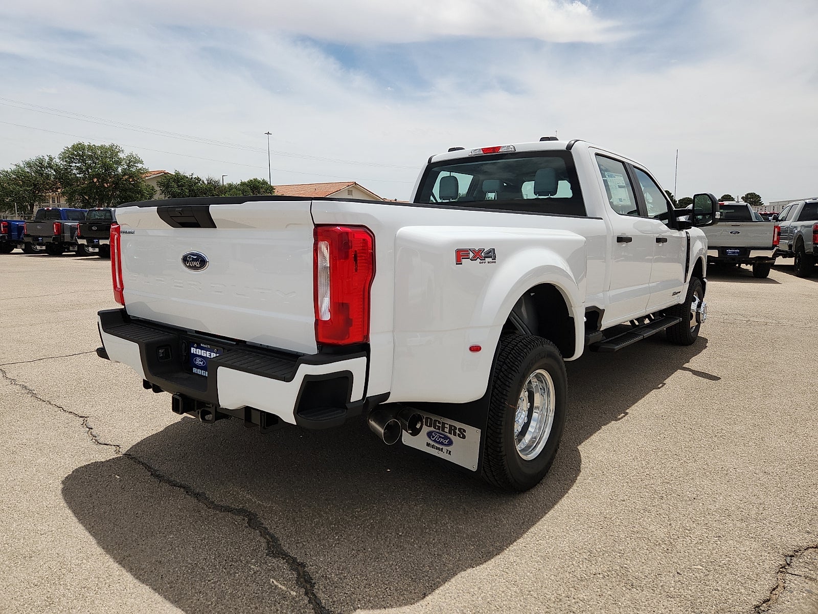 2026 Ford Super Duty F-350 DRW XL