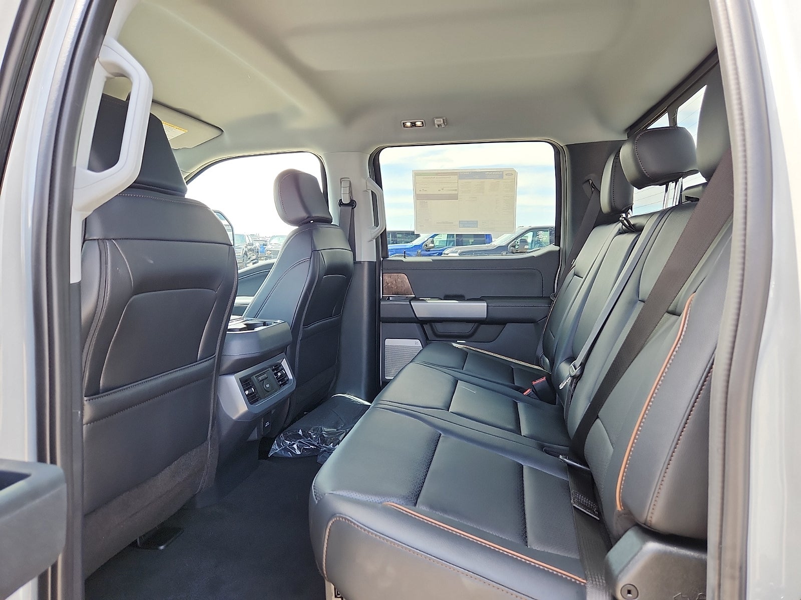 2026 Ford Super Duty F-350 DRW LARIAT