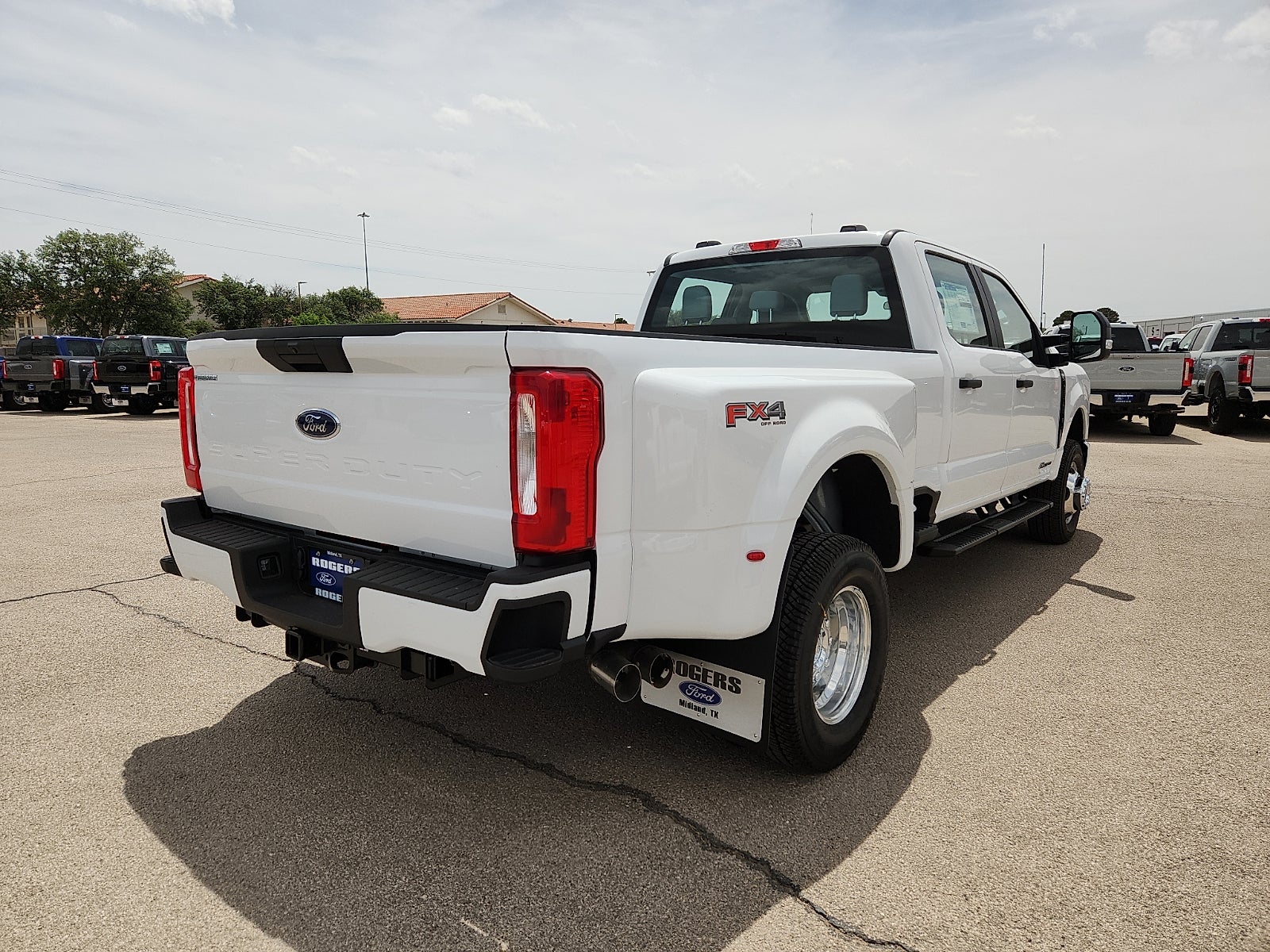 2026 Ford Super Duty F-350 DRW XL