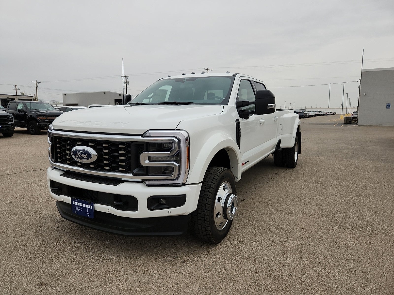 2026 Ford Super Duty F-450 DRW Platinum