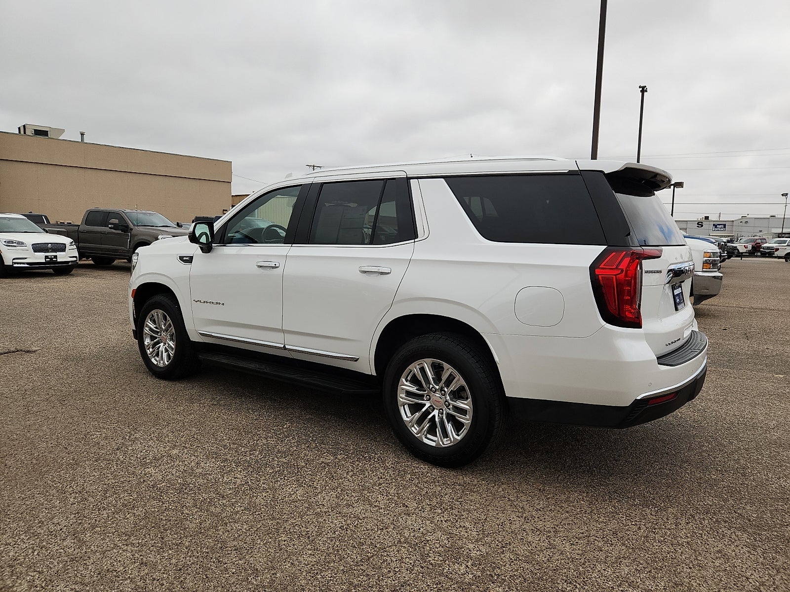 2022 GMC Yukon SLT