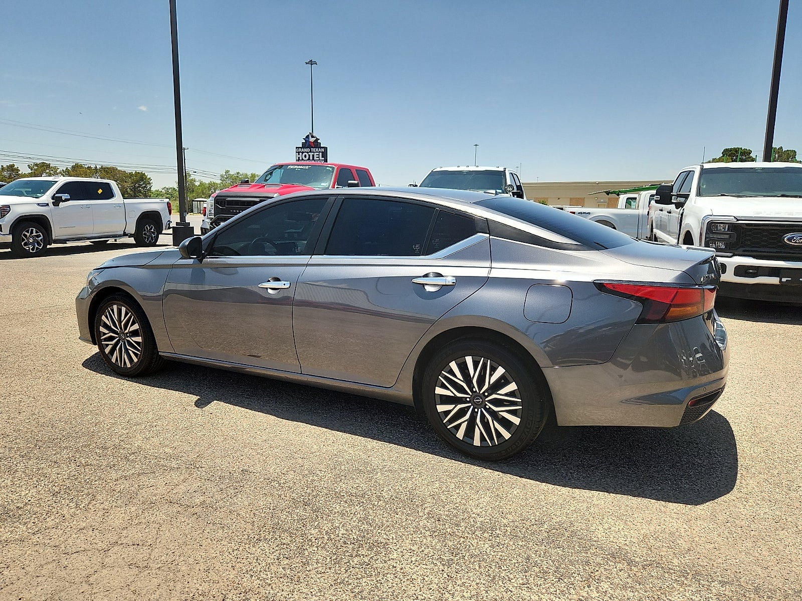 2024 Nissan Altima 2.5 SV