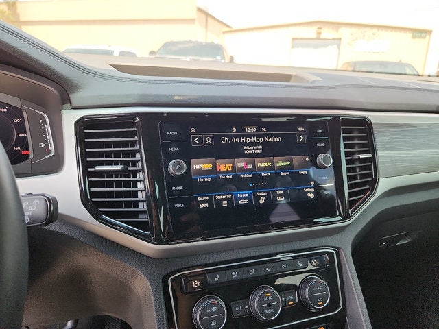 2023 Volkswagen Atlas Cross Sport 2.0T SE w/Technology