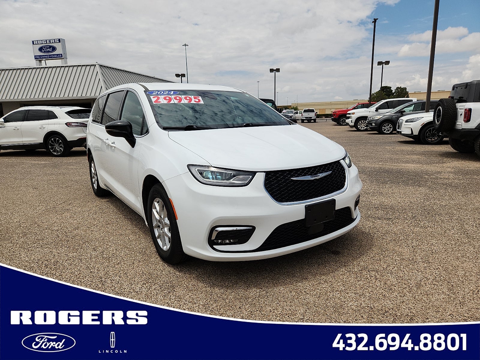 2024 Chrysler Pacifica Touring