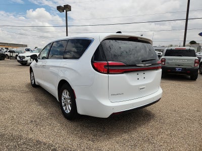 2024 Chrysler Pacifica Touring