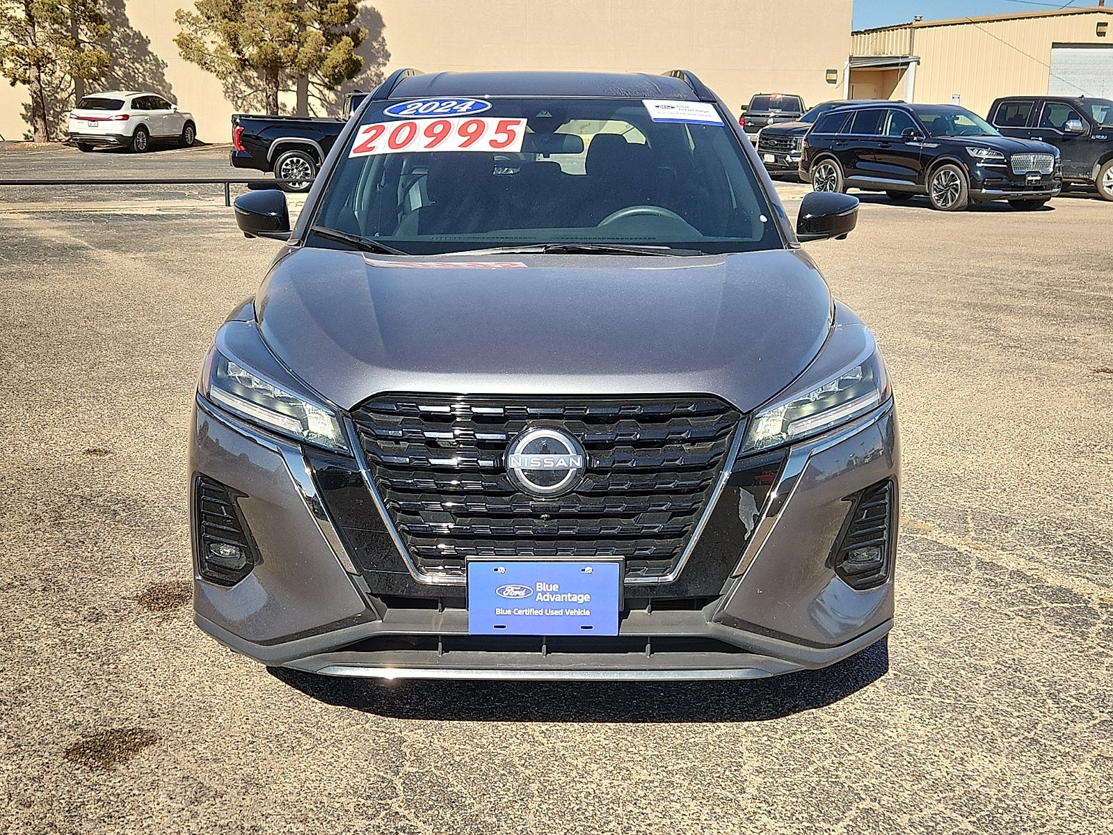 2024 Nissan Kicks SR