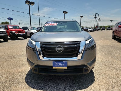 2024 Nissan Pathfinder SV