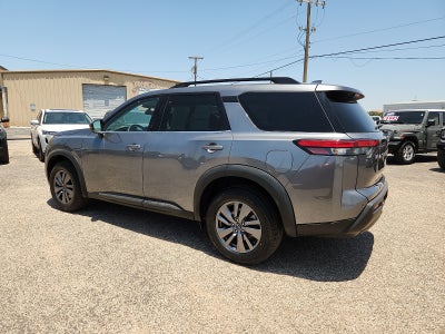 2024 Nissan Pathfinder SV