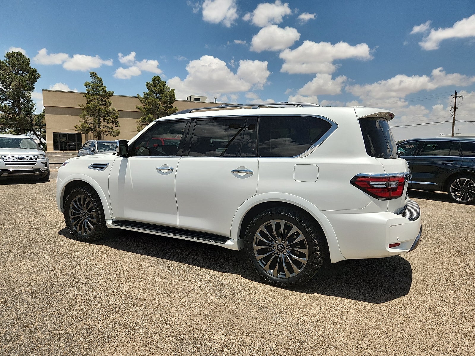 2024 Nissan Armada Platinum