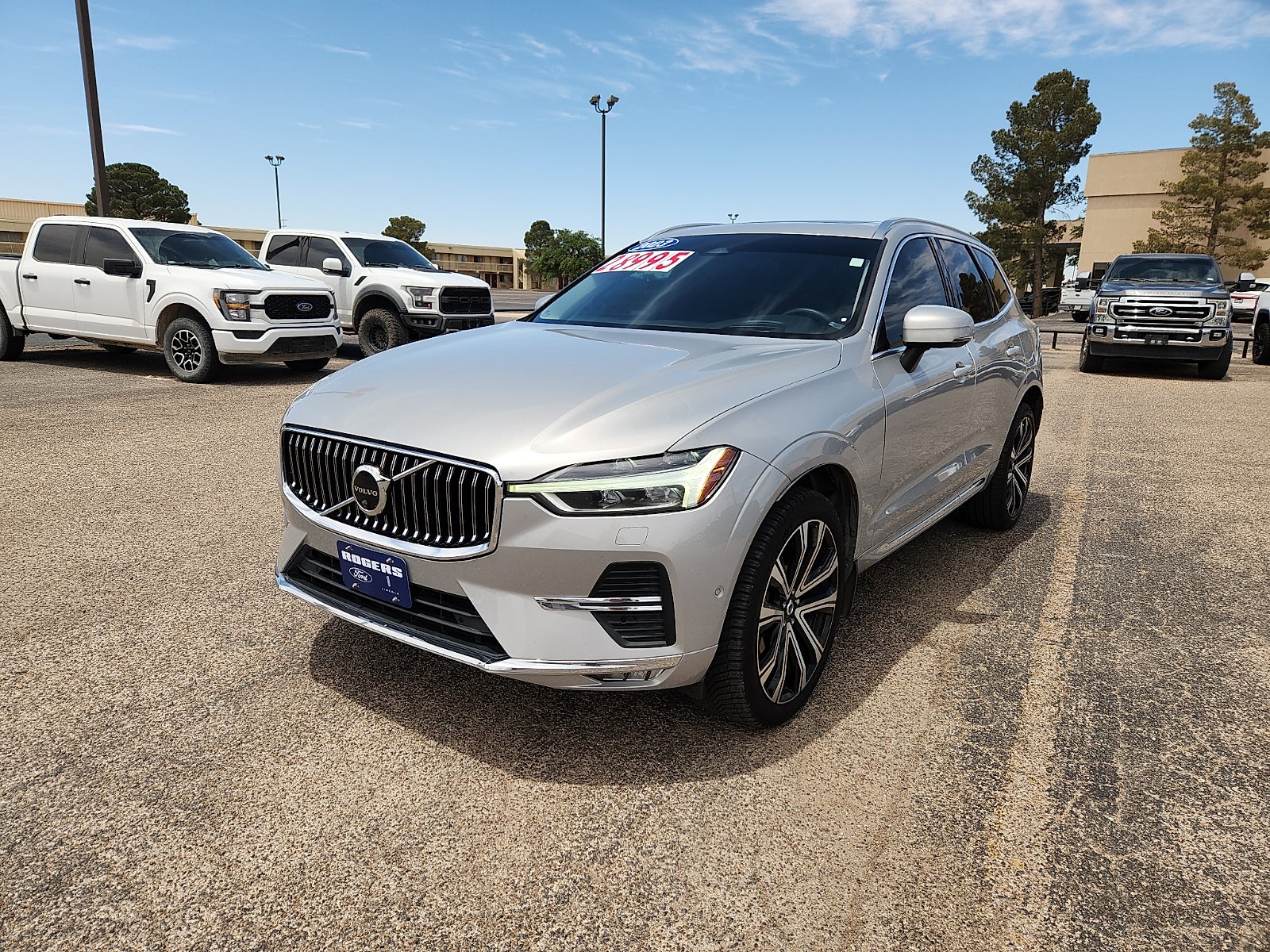 2023 Volvo XC60 Ultimate Bright Theme